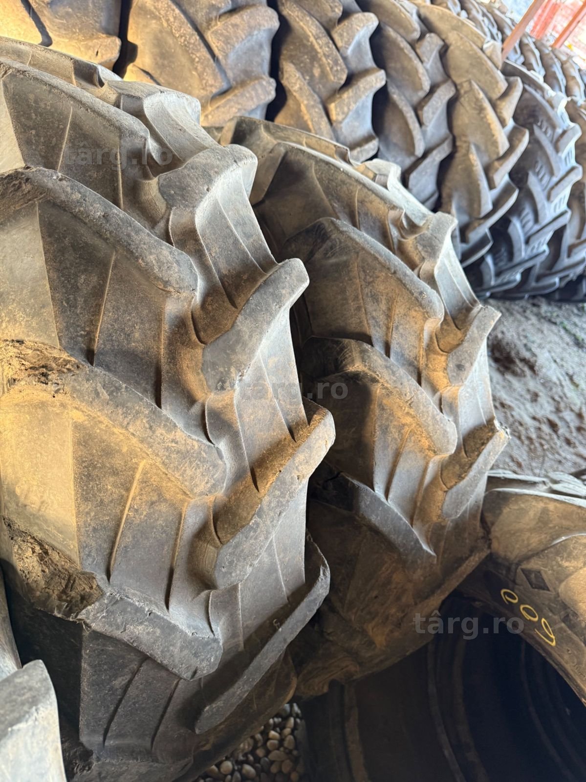 12,4r24 pirelli set 2