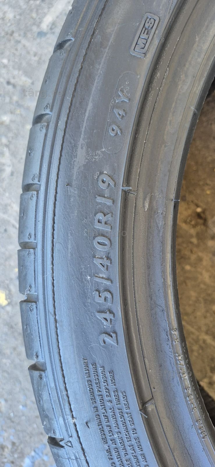 4 anvelope vara runflat Dunlop,fata 245/40/19,spate 275/35/19.Pretul este pe bucata. 6