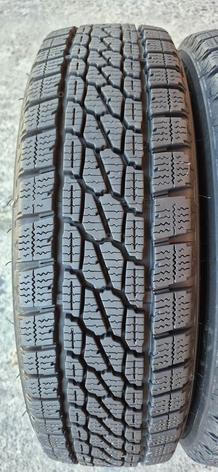 4 anvelope iarna ca noi Firestone 165/70/14C.Pretul este pe bucata. 3