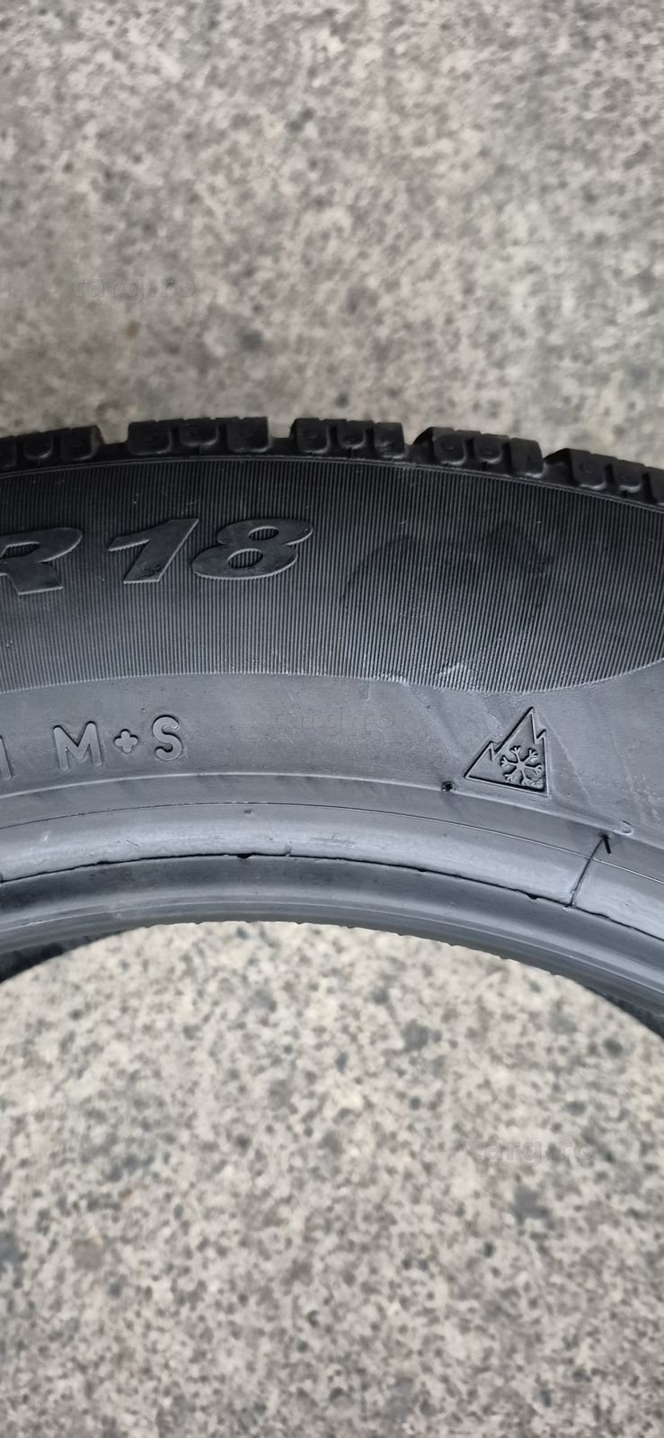 4 anvelope iarna ca si noi Pirelli 235/55/18.Pretul este pe bucata. 7