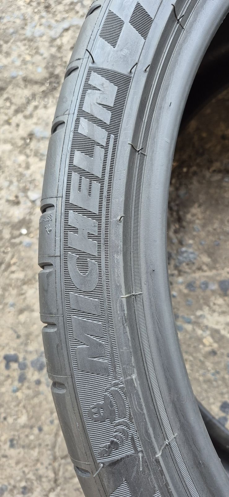 4 anvelope vara noi Michelin,fata 265/35/22,spate 295/30/22.Pretul este pe bucata. 4