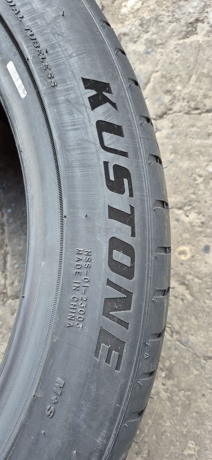 4 anvelope vara noi Kustone,fata 275/45/21,spate 315/40/21,dot 2025/2026.Pretul este pe bucata 4