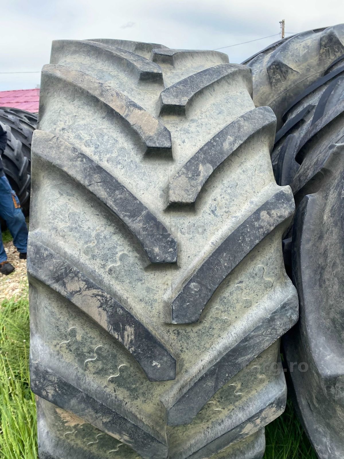 650/65 R38 BKT