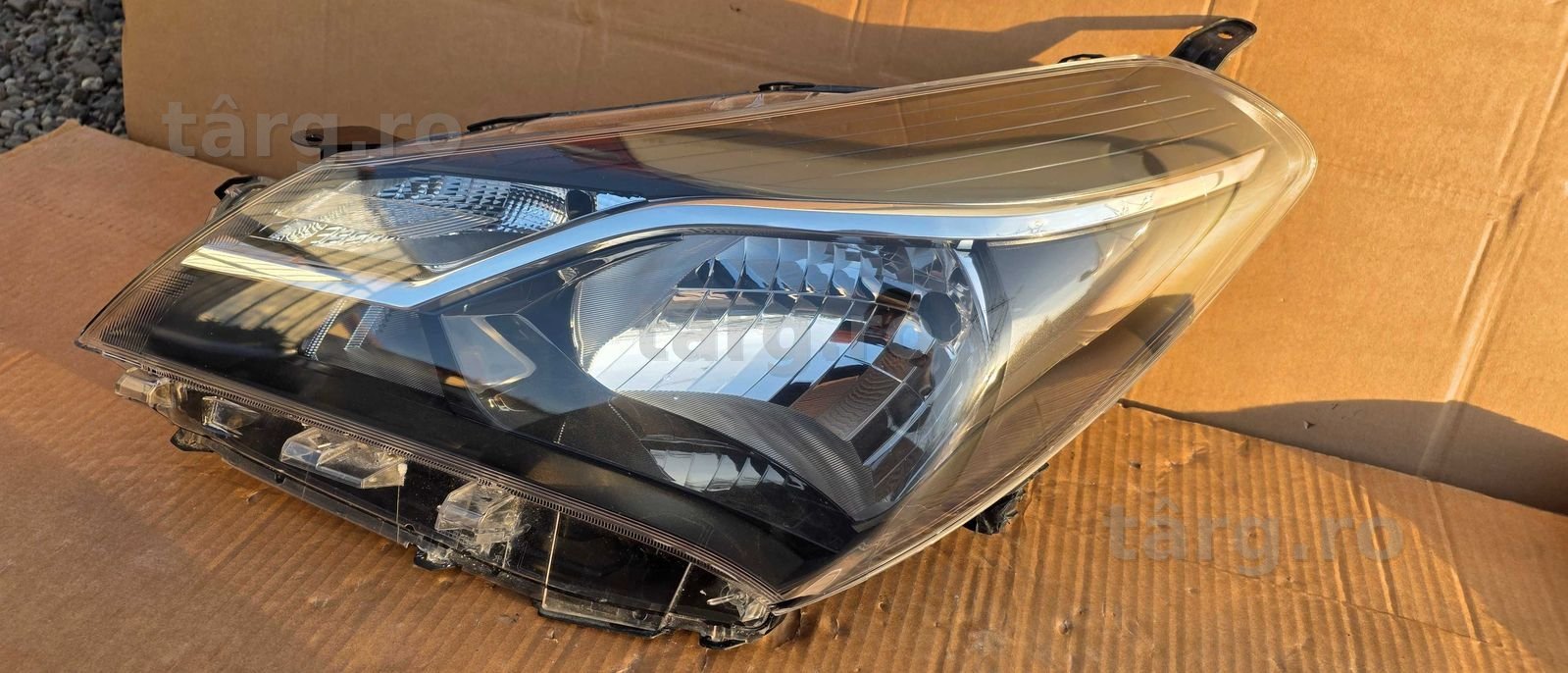 Far stanga Toyota Yaris 3 Facelift 2015 / 2016 2017