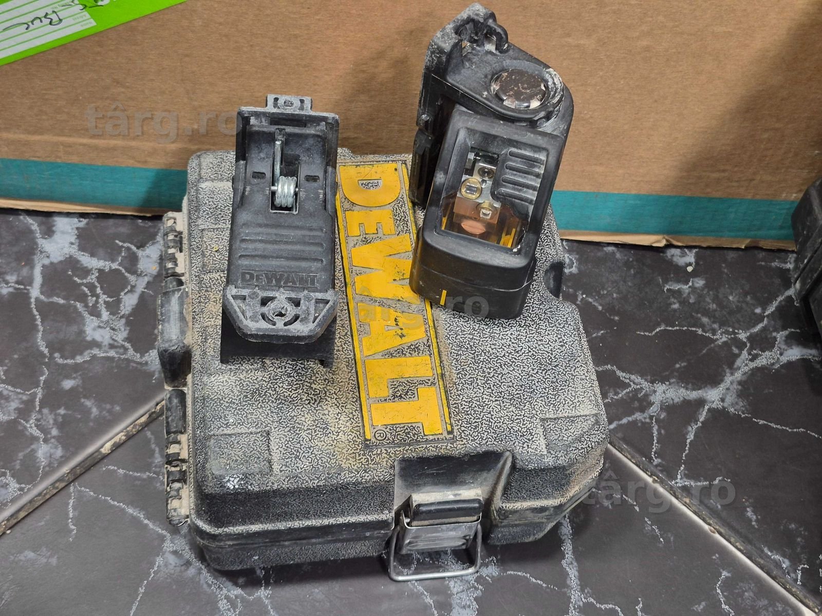 Hope Amanet P10/Nivela laser DeWalt DW088 Autonivelare 2 linii
