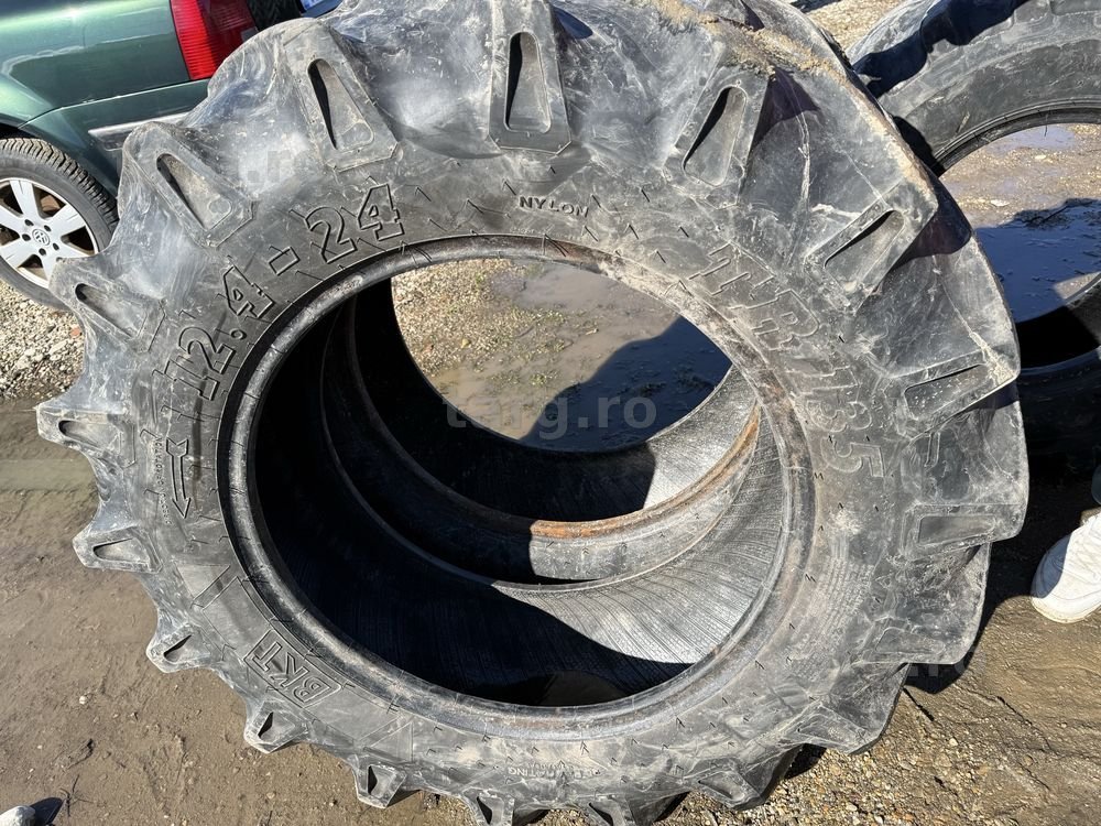 12,4r24 bkt tractor 4