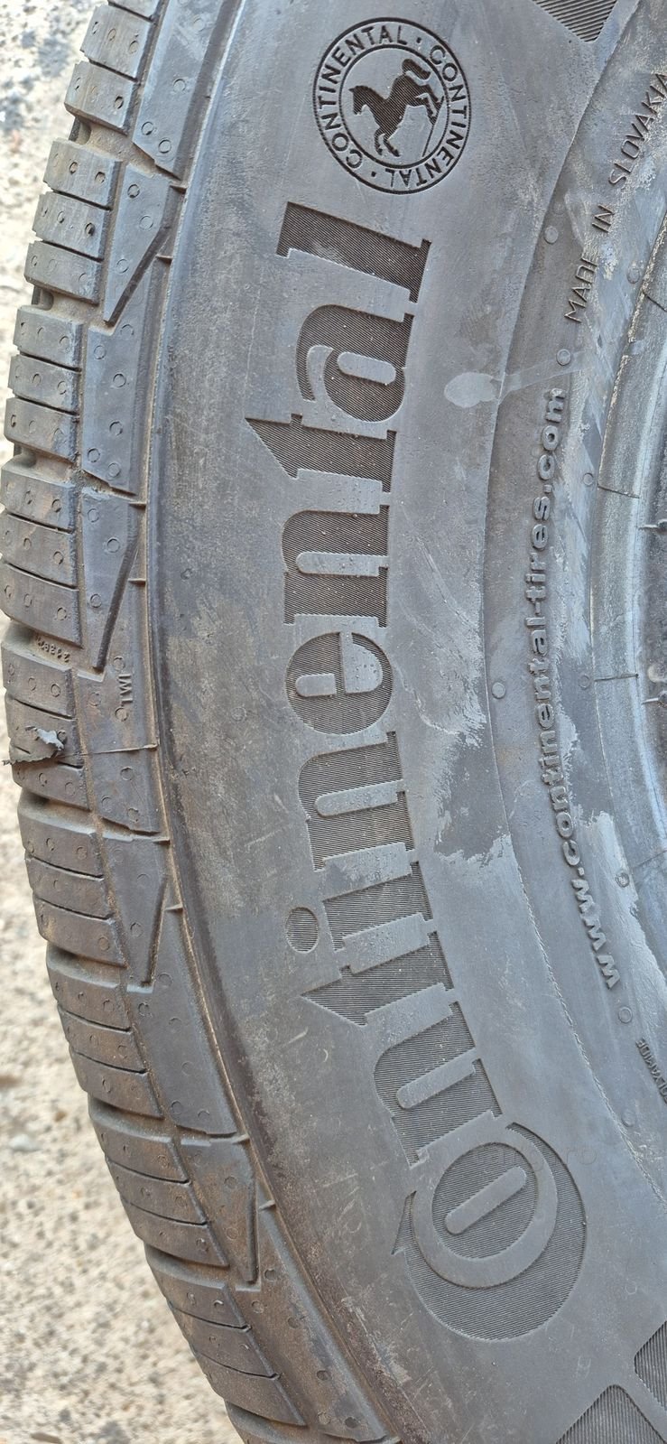 4 anvelope M+S noi Continental 225/70/15.Pretul este pe bucata. 4