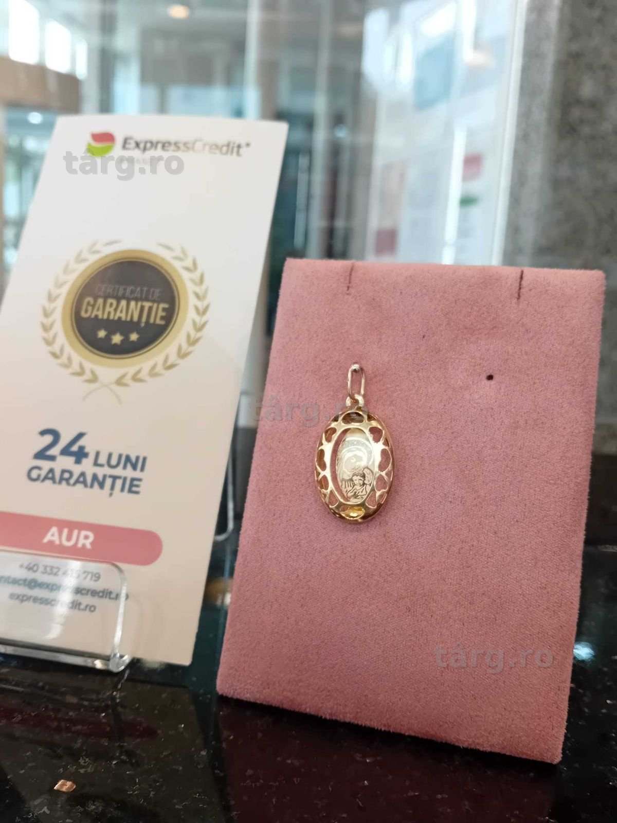 Medalion "Maria si copilul" aur 14k 2.45g (Iulius Mall)(B-460.7) Garantie 2 ani!