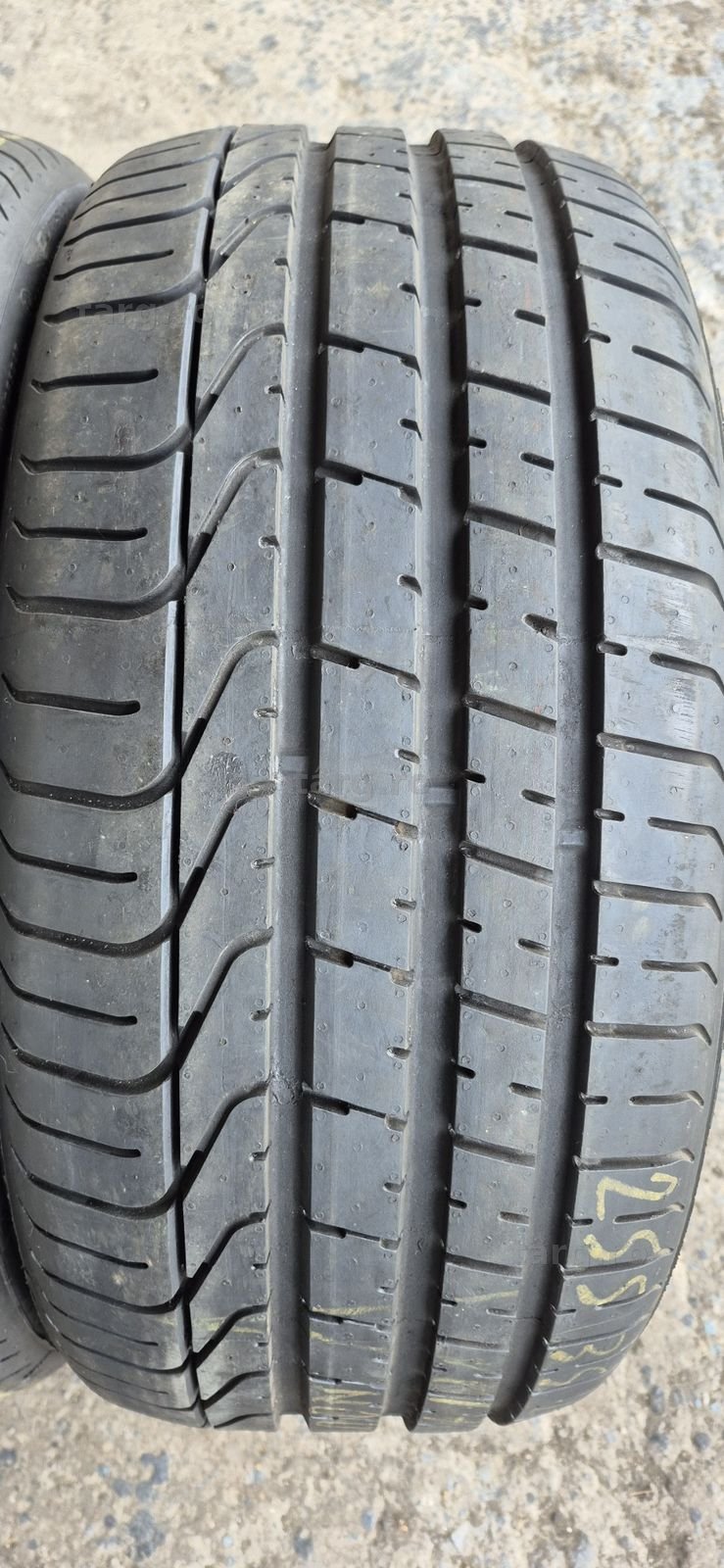 4 anvelope vara ca noi  Pirelli 255/35/20.Pretul este pe bucata. 3