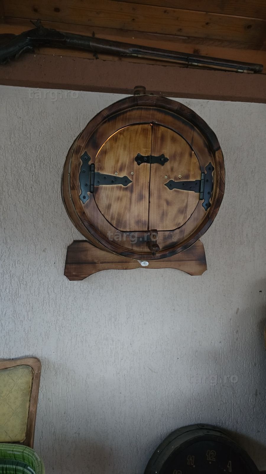 Raft rotund perete bar