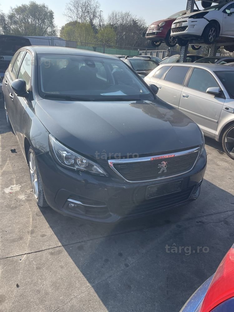 Dezmembrez Peugeot 308 1.5 hdi