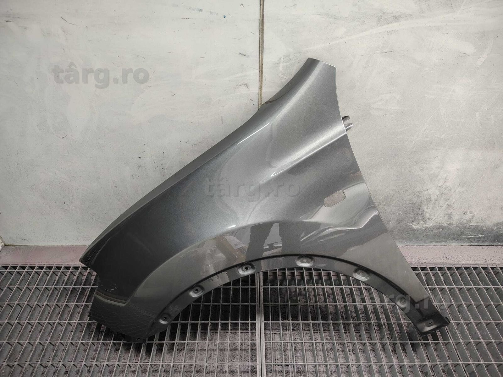 Aripa Fata Stanga Nissan Juke 2010-2015 (KAD (Gri Deschis))