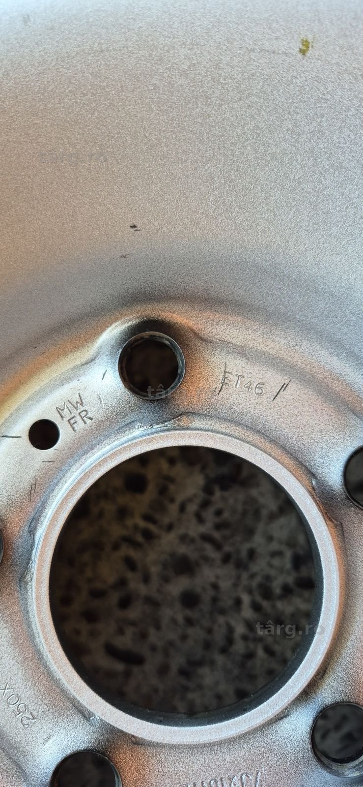 4 anvelope vara ca noi Michelin 215/65/16C,echipate cu jante R16;7Jx16H2,ET.46.Pretul este pe bucata. 8