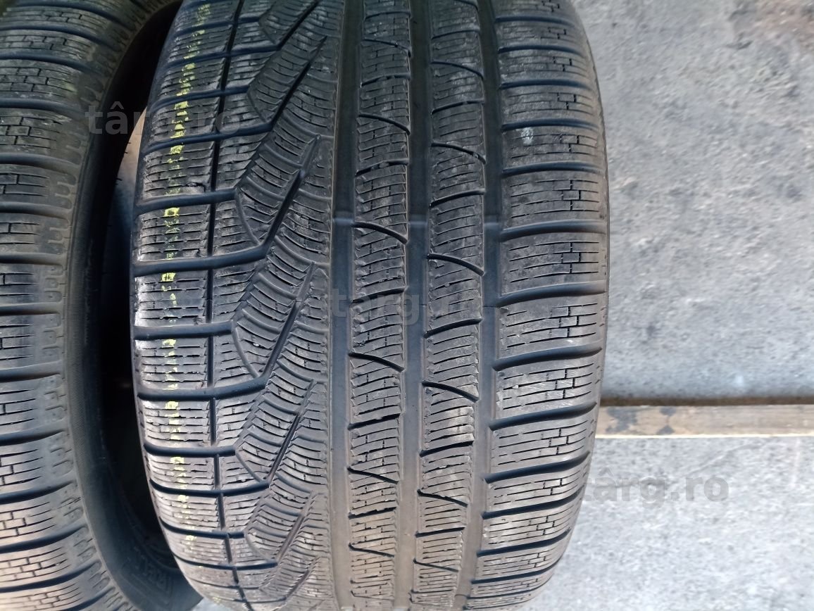 2 anvelope de iarna Pirelli 285/35 R19 dot 2318 3