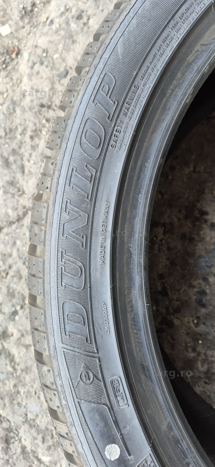 4 anvelope iarna noi Dunlop 265/40/20.Pretul este pe bucata. 5