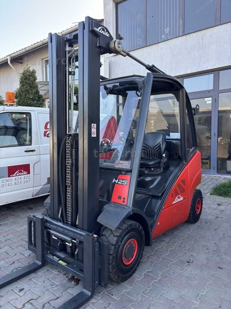 Stivuitor - Motostivuitor Linde H25T-01 TRIPLEX An fabricație: 12/2009