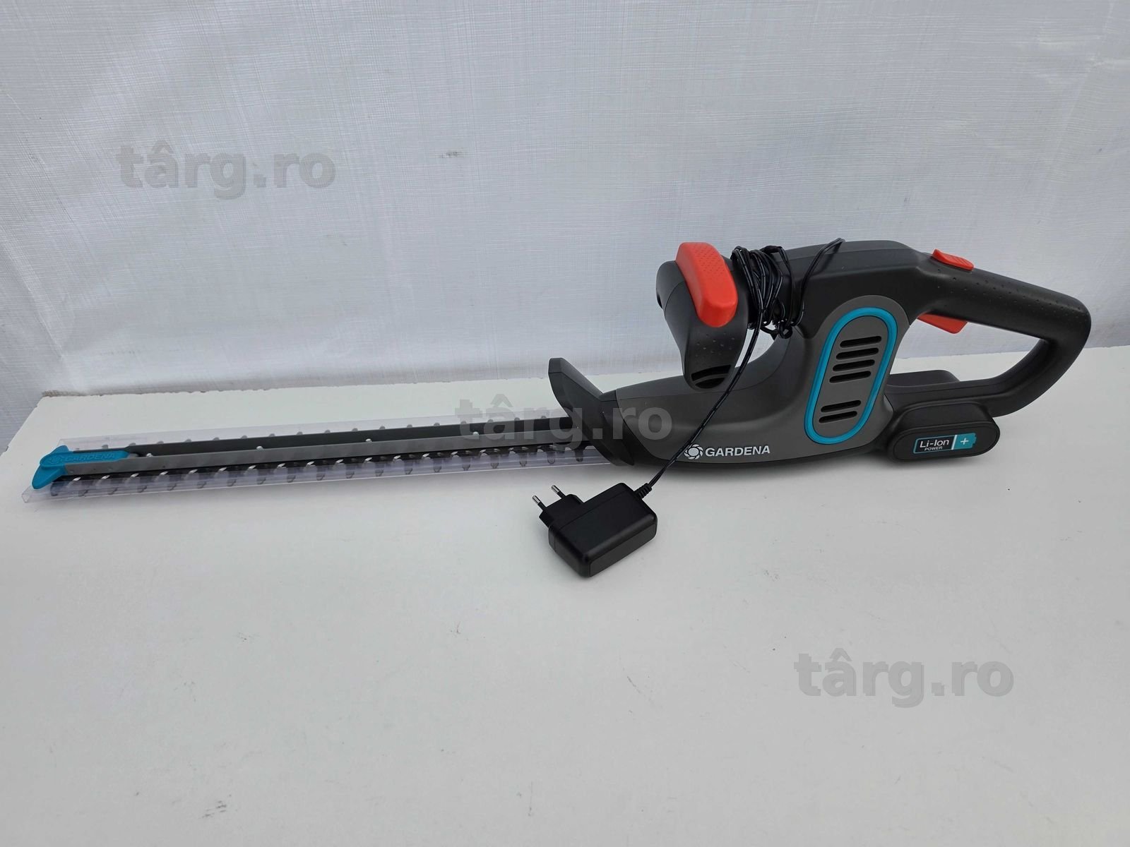 Gardena Trimmer / foarfeca pentru gard viu fără fir EasyCut Li 9836