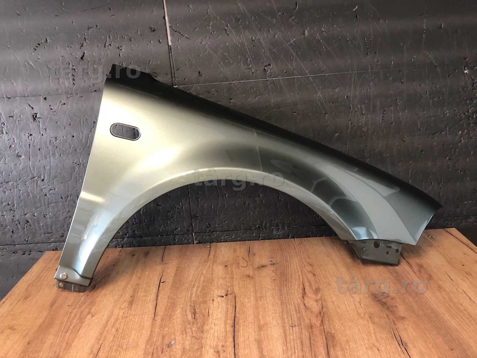 Aripa Fata Dreapta VW Passat B5.5 An 2000-2004 (LA6W (Verde))