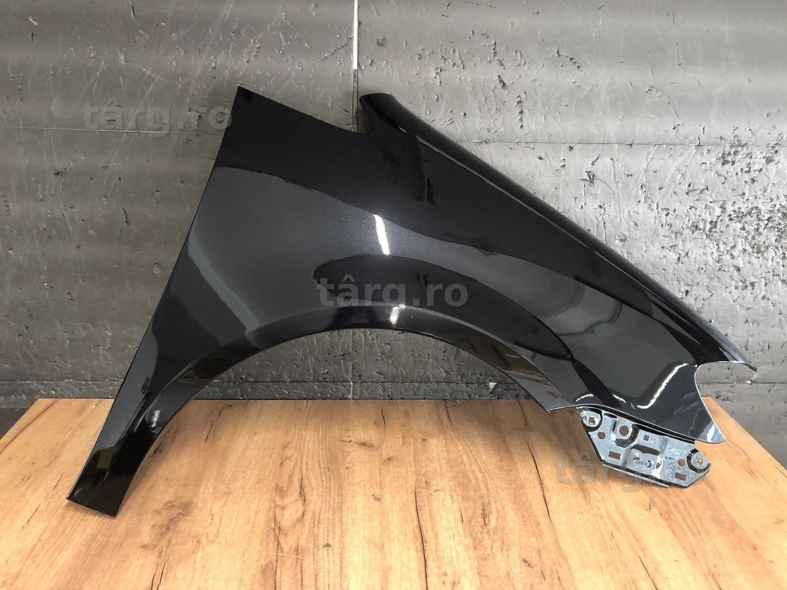 Aripa Fata Dreapta VW Touran An 2007-2011 (LC9X (Negru))