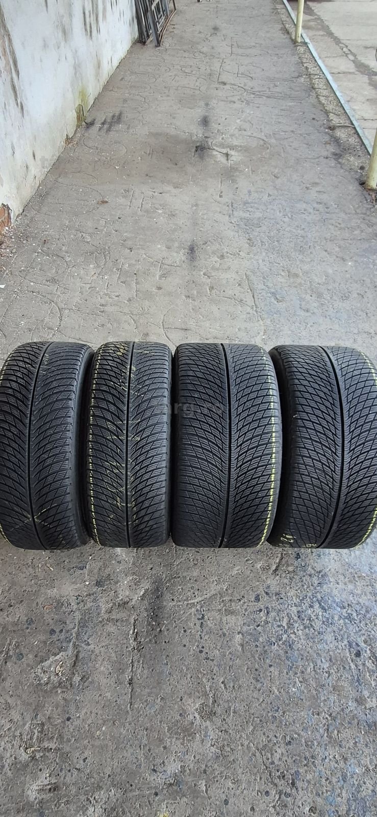 4 anvelope iarna Michelin,fata 255/35/21,spate 295/30/21.Pret/bucata