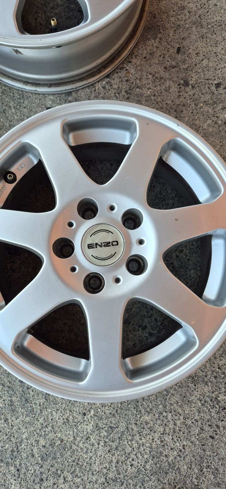 Set jante  Opel marca Enzo R15;6,5Jx15H2,ET.45. 3