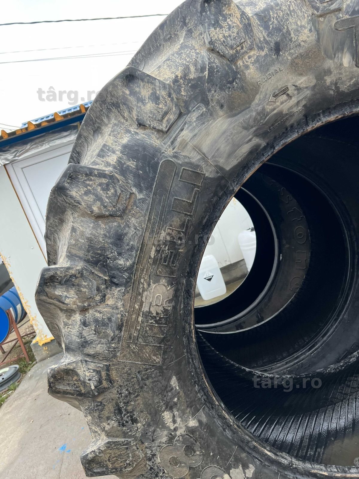 Cauciuc 650.65 R38 Pirelli 3