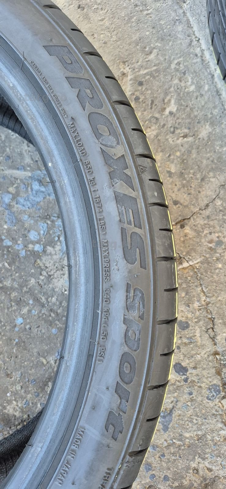 4 anvelope vara,fata Kumho 245/40/20,spate Toyo 275/35/20.Pretul este pe bucata. 7
