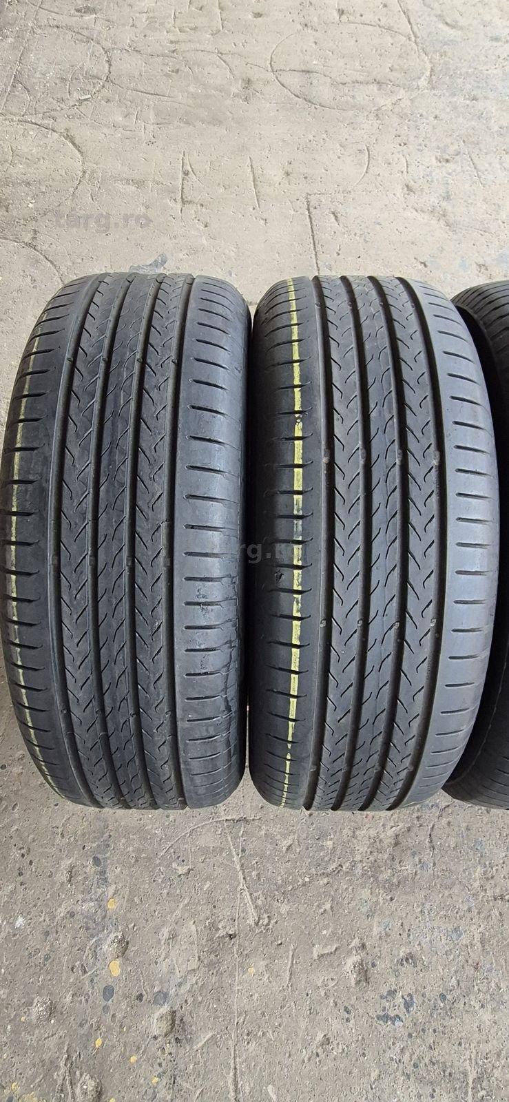 4 anvelope vara ca noi Continental,fata 235/55/19,spate 255/50/19. 2