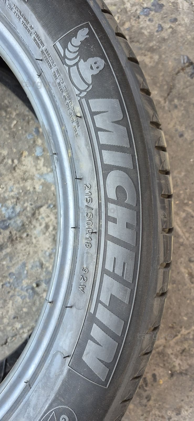 2 anvelope vara Michelin 215/50/18.Pretul este pe bucata. 3