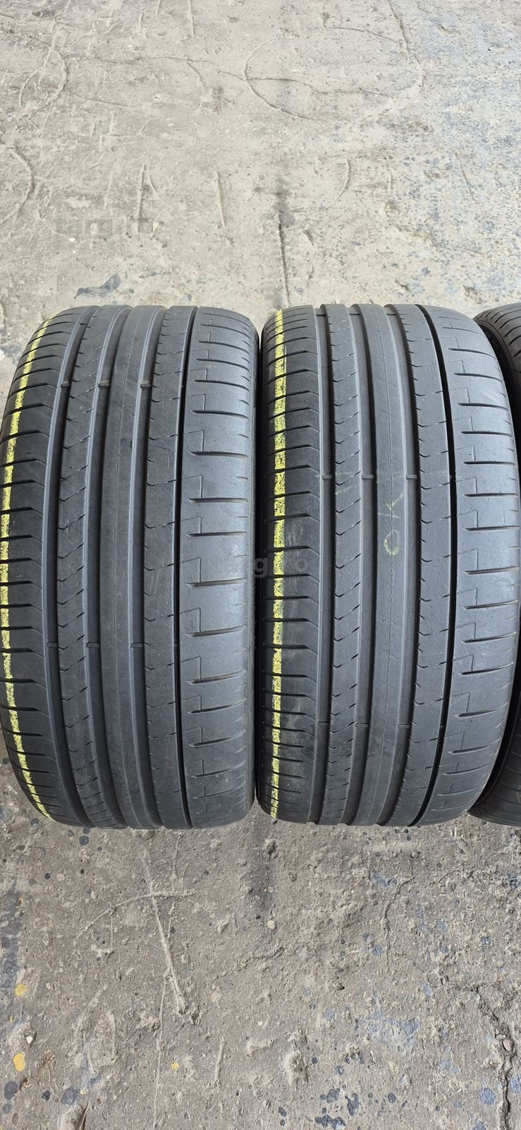 4 anvelope vara Pirelli,fata 265/35/21,spate 305/30/21.Pret/bucata. 2