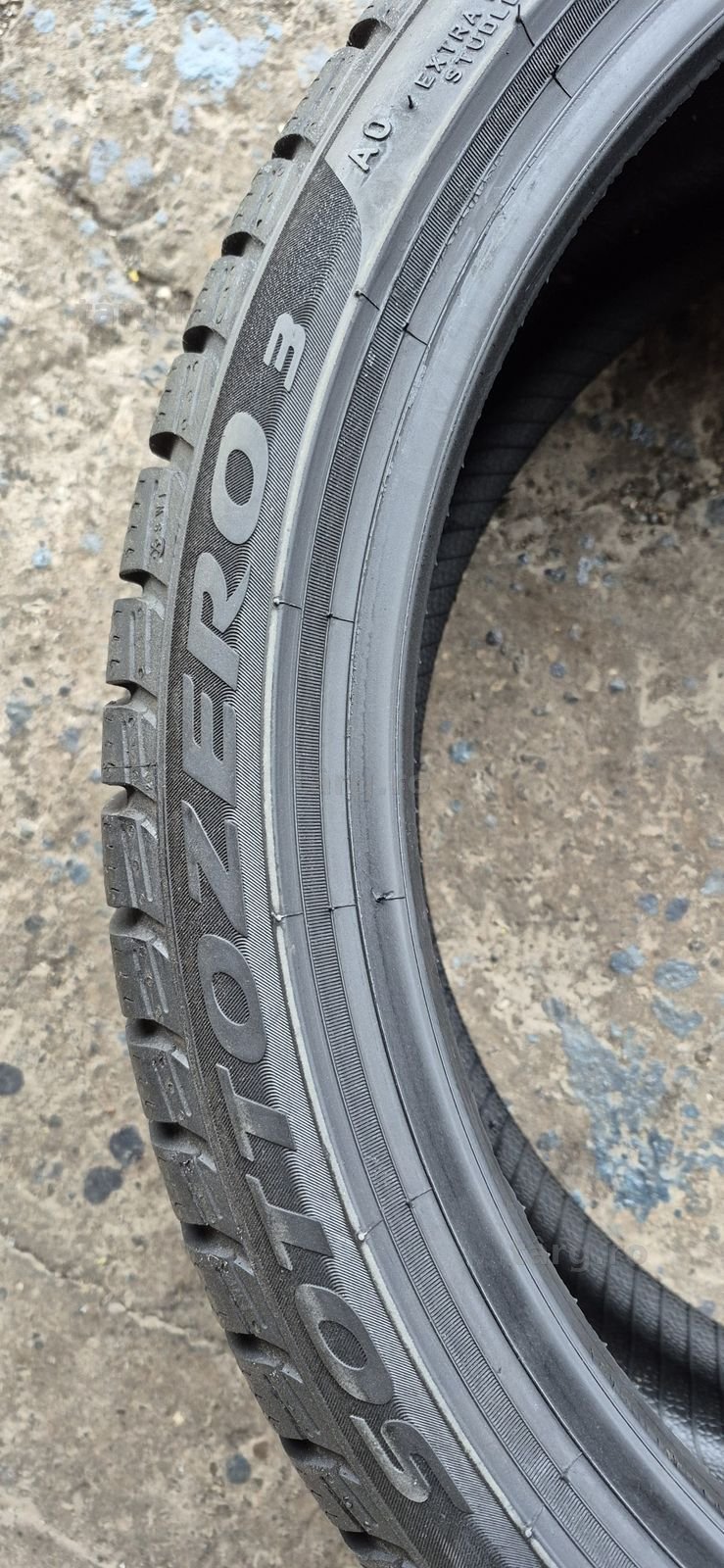 4 anvelope iarna Pirelli 225/40/19.Pretul este pe bucata. 5