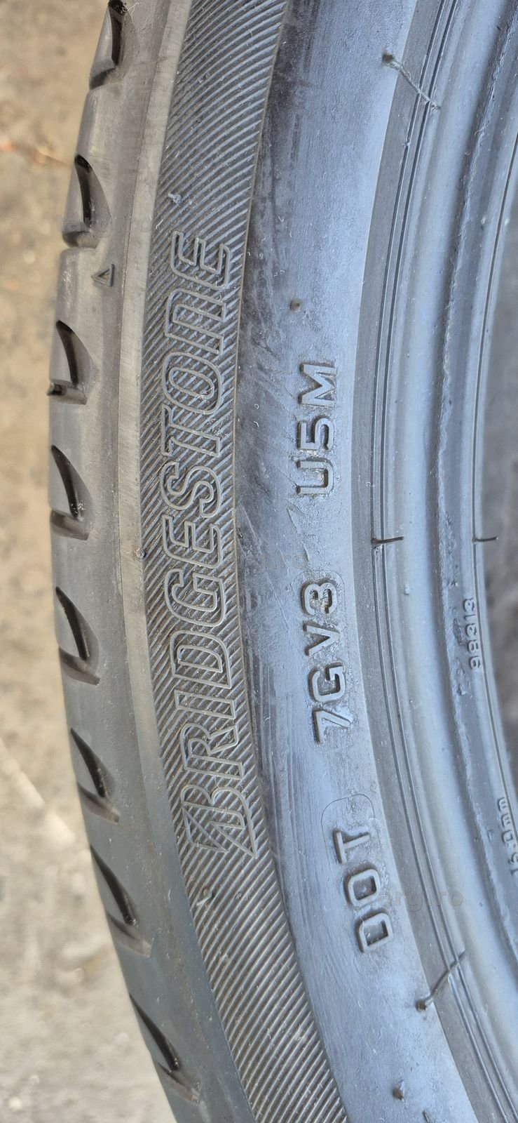 4 anvelope vara runflat Bridgestone 275/35/21.Pretul este pe bucata 4