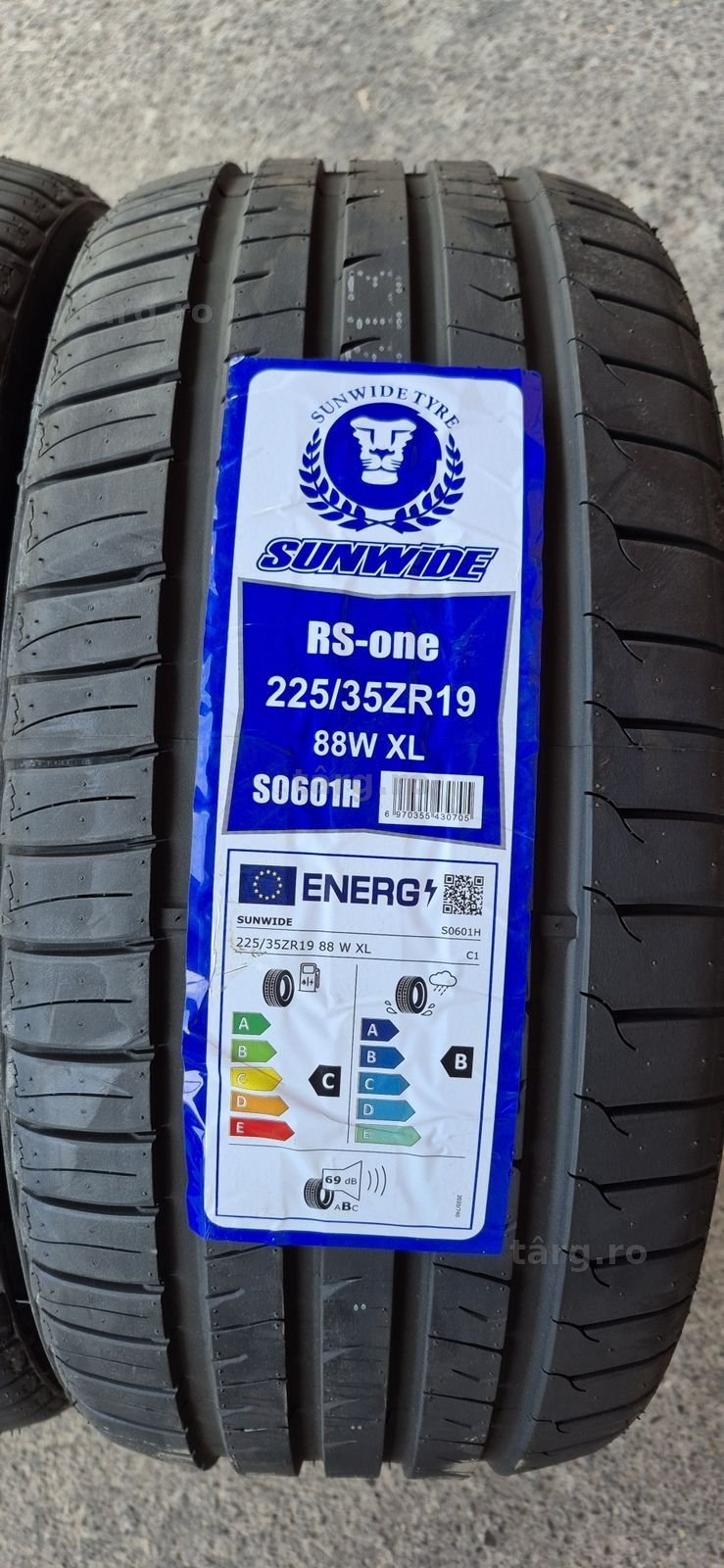 4 anvelope vara noi Sunwide 225/35/19,dot 2025.Pretul este pe bucata. 3