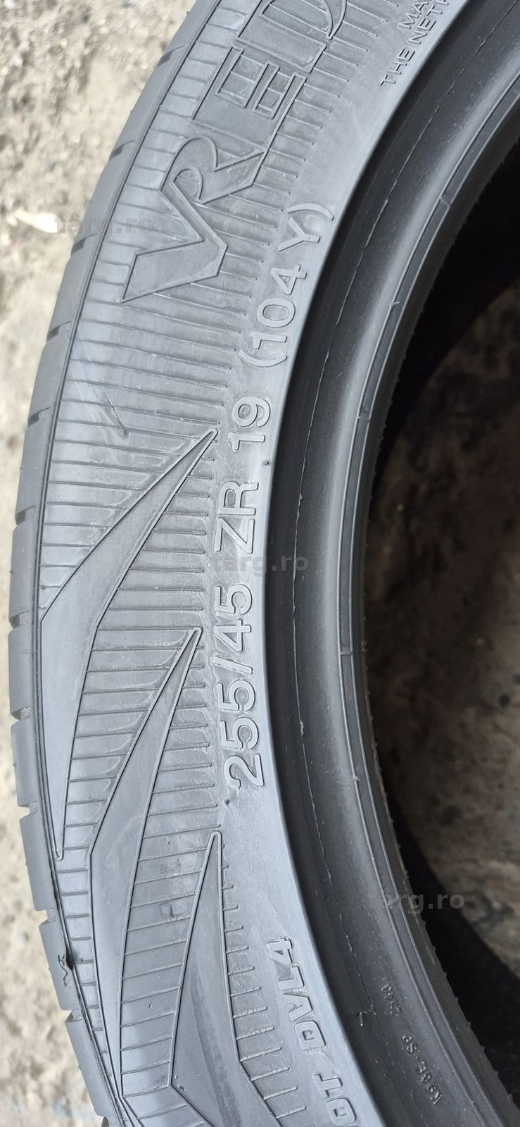 4 anvelope vara ca noi Vredestein 255/45/19.Pretul este pe bucata. 7
