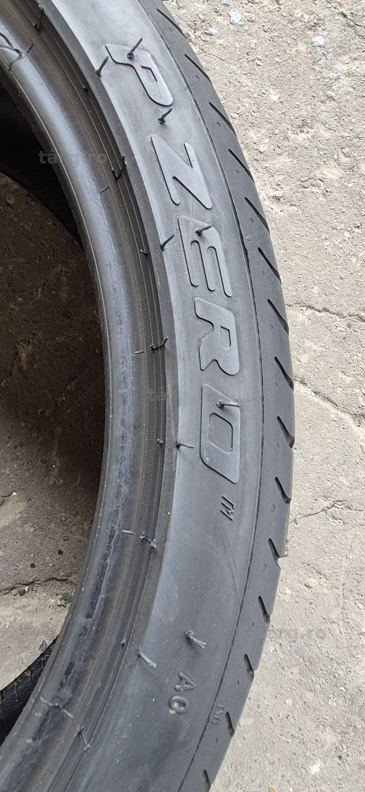 4 anvelope vara Pirelli,fata 255/35/20,spate 285/30/20.Pretul este pe bucata. 4