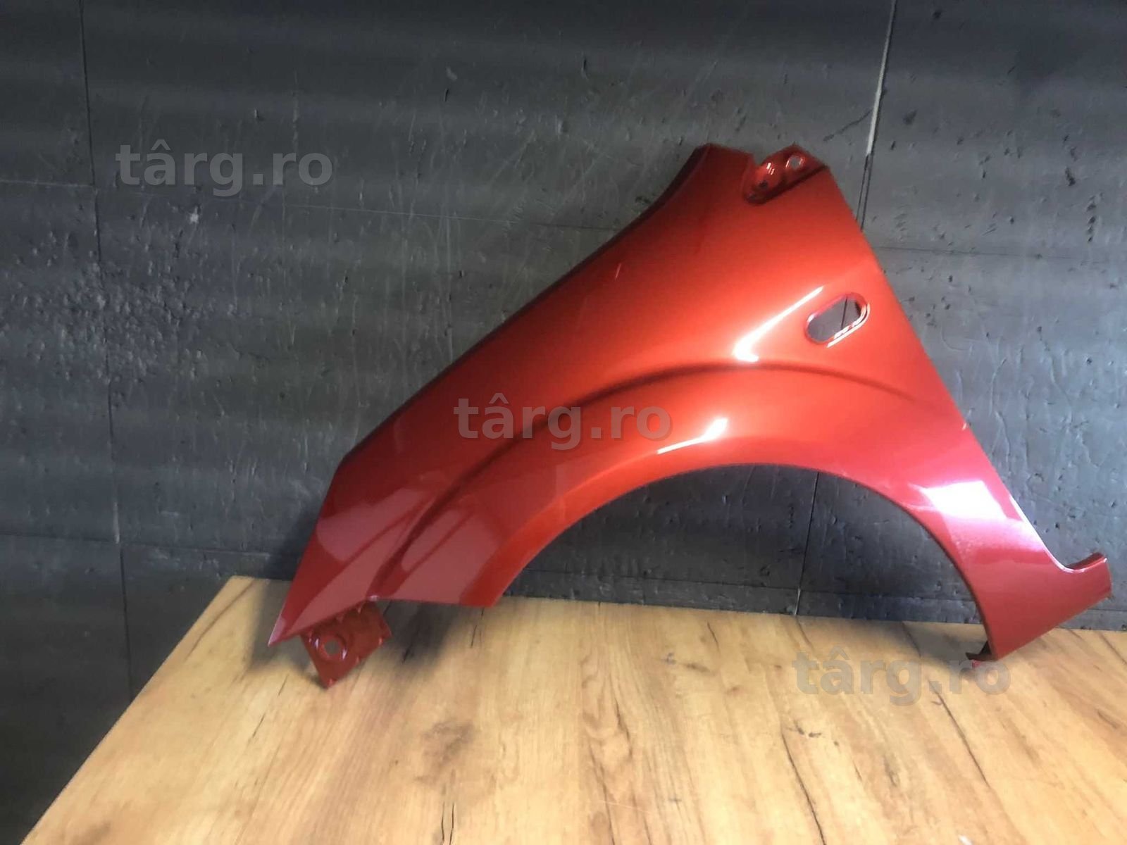 Aripa Fata Stanga Ford Fiesta 2002-2008 (Tango Metallic (Rosu))