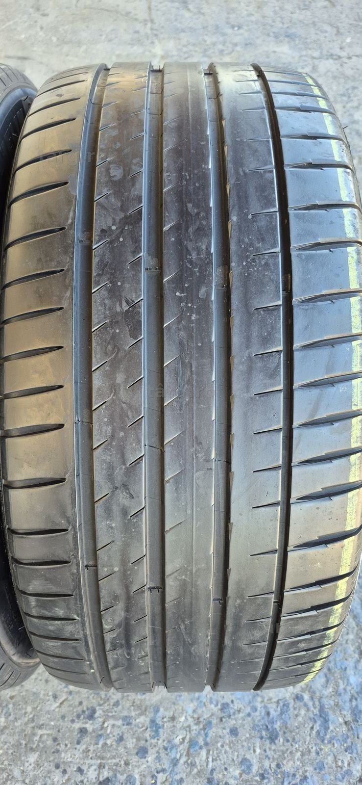 4 anvelope vara Michelin,fata 255/45/20,spate 285/40/20,dot 2020/2021.Pretul este pe bucata. 3