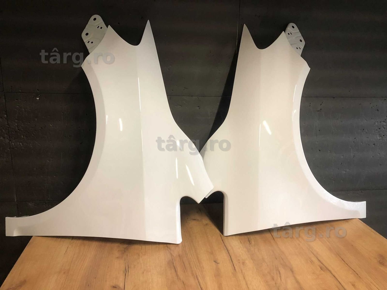 Aripa Fata Dreapta & Stanga VW Golf 5/V Plus 2005-2009 (LB9A (Alb))
