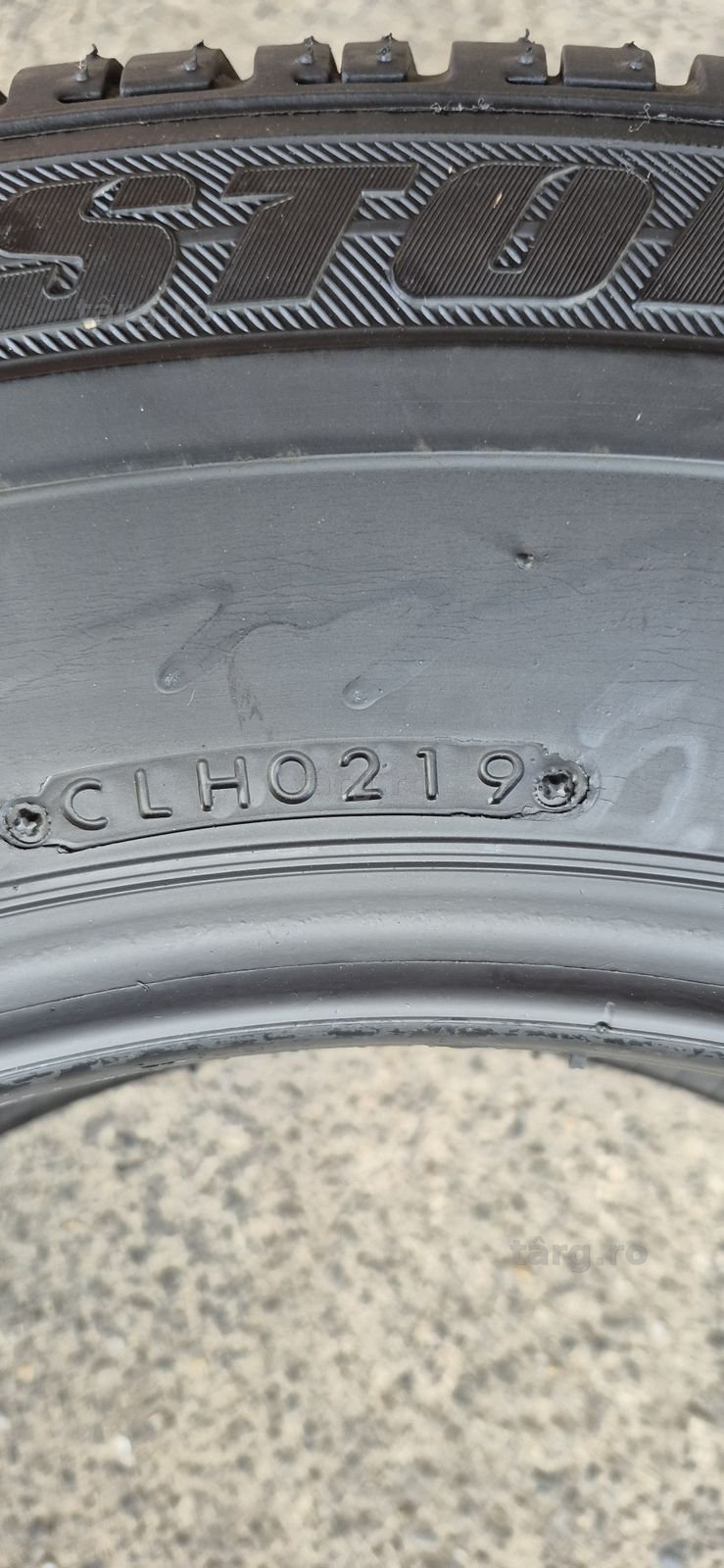 2 anvelope vara Bridgestone 235/60/17.Pretul este pe bucata. 6