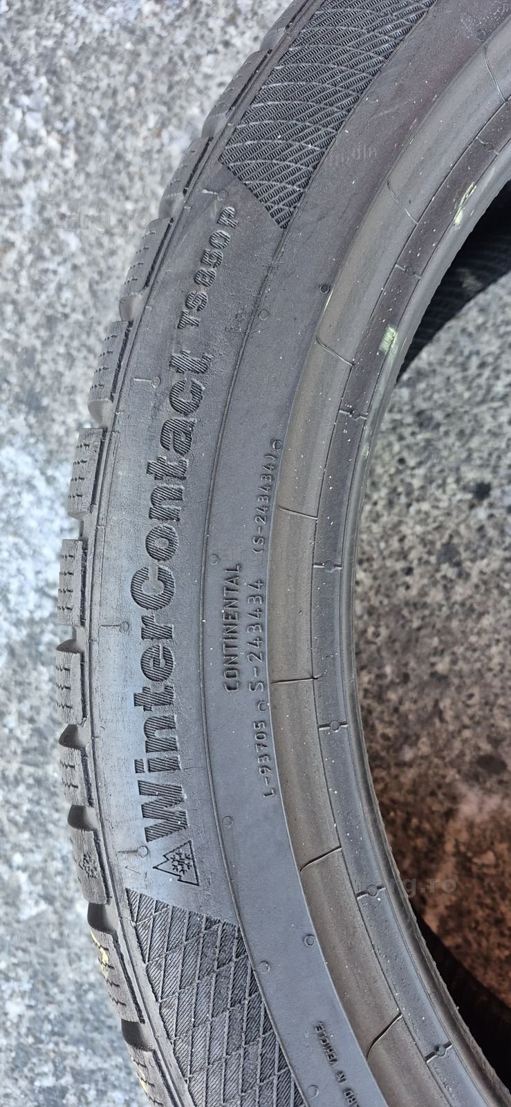 4 anvelope iarna Continental,fata 225/45/18,spate 25 5/40/18.Pret/buc. 5