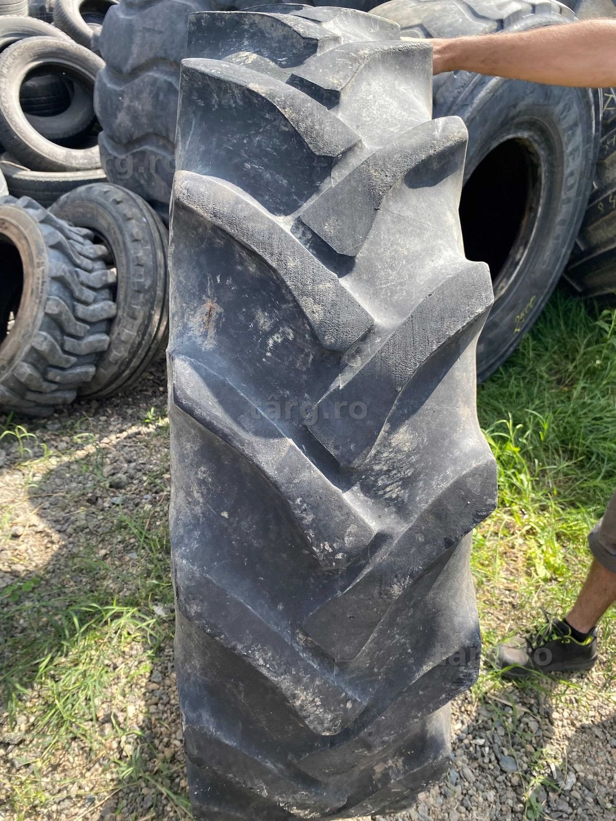 Anvelopa 12.4 R32 Vredestein