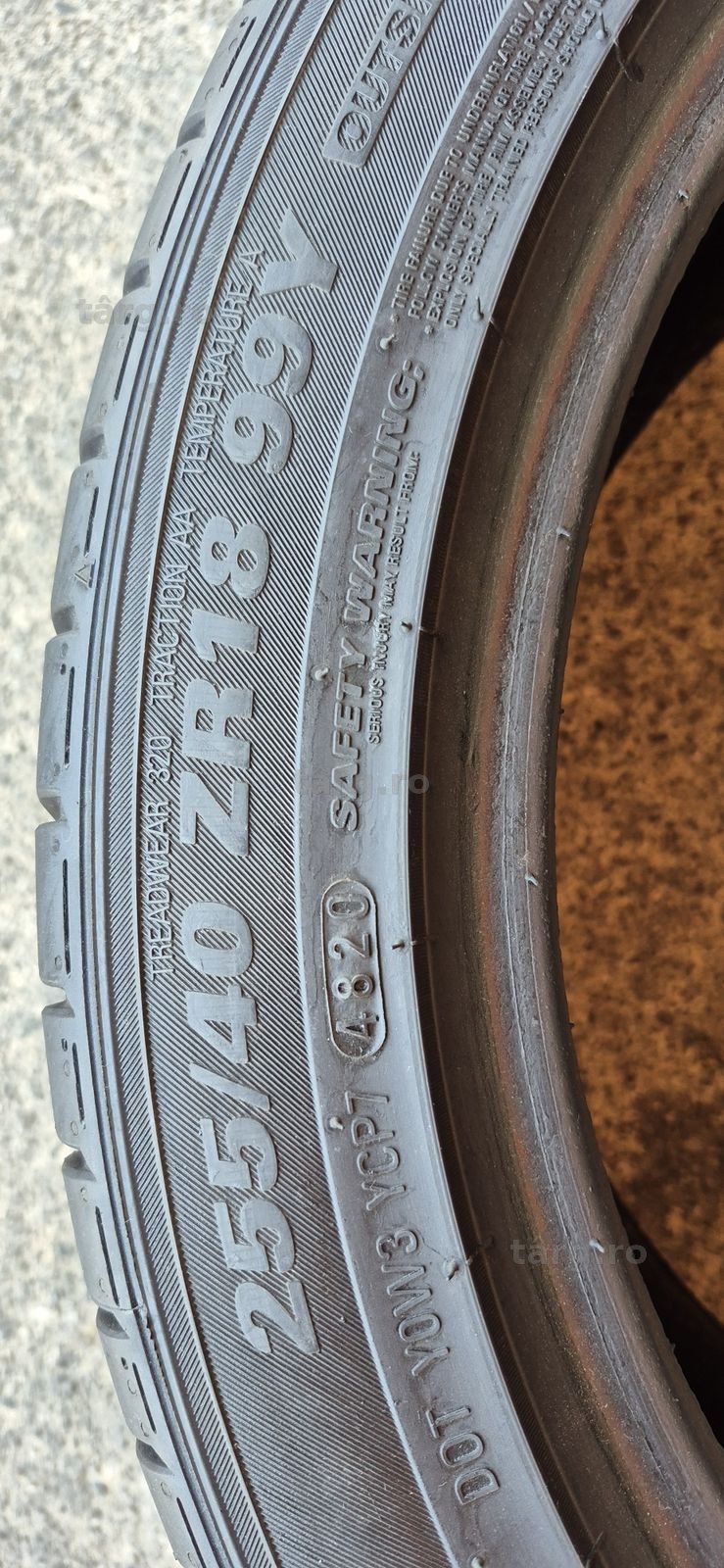 4 anvelope vara Kumho,fata 225/45/18,spate 255/40/18.Pretul este pe bucata. 5