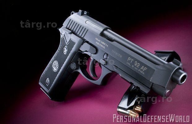 Pistol Airsoft FULL METAL KIT. AUTO BERETTA APX 5,6 Jouli+5 capsuleCO2