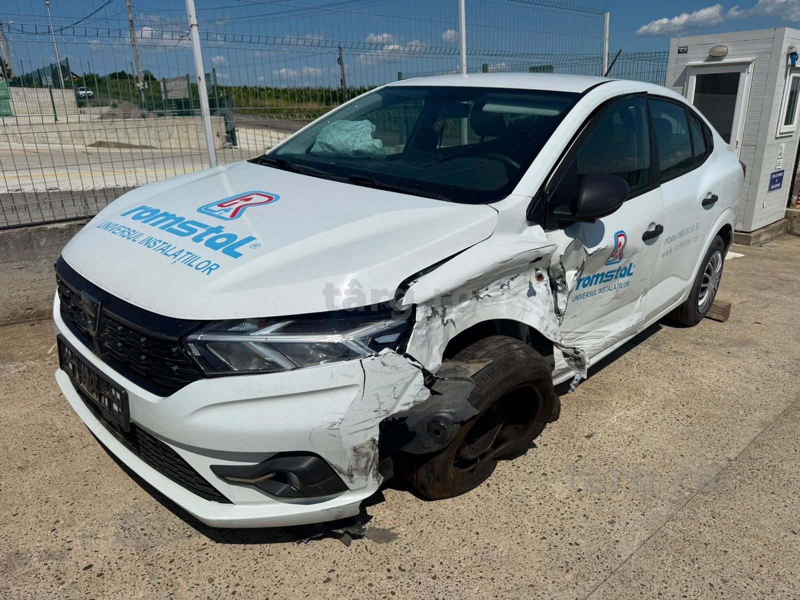Dezmembrez Logan 3 berlina 2022 alb 1.0 tce H4D F4 volan stanga