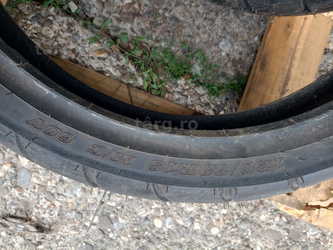 Doua anvelope NOI de fata Dunlop 120/70 R19 dot 1818 3