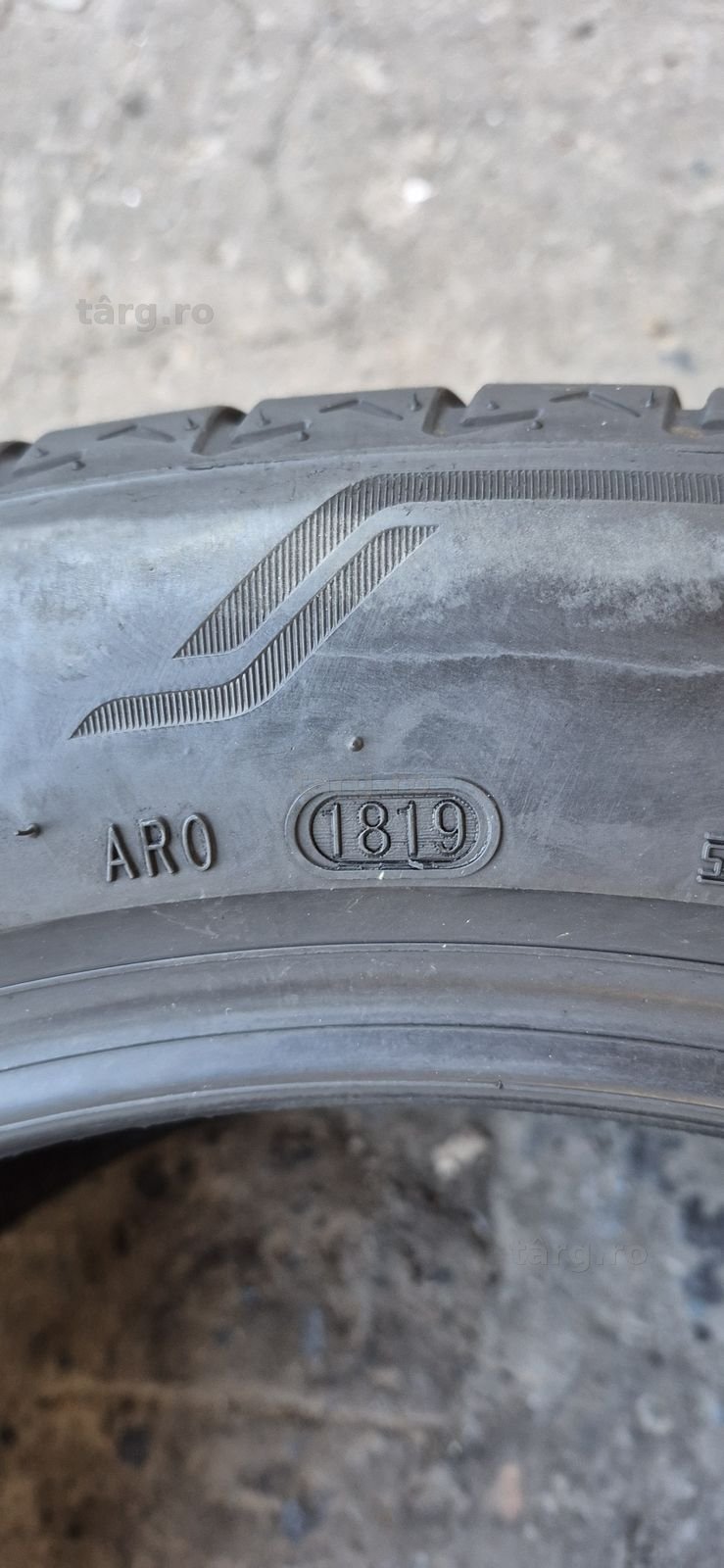 2 anvelope vara runflat Bridgestone 305/40/20.Pretul este pe bucata. 6