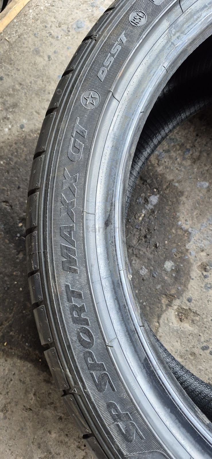 2 anvelope vara runflat noi Dunlop 275/35/19.Pret/bucata 4