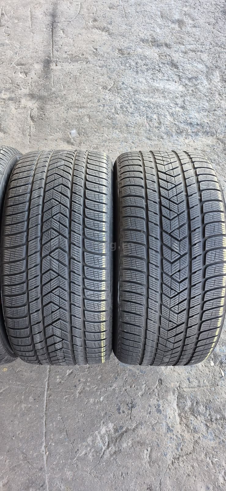 4 anvelope iarna Pirelli,fata 275/45/20,spate 305/40/20.Pret/bucata 3