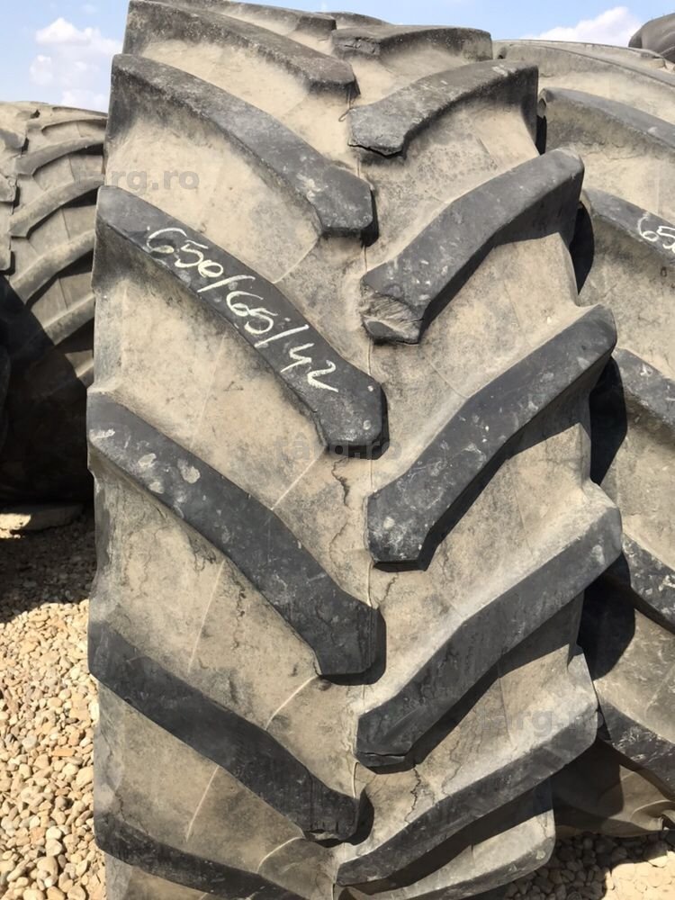 650/65r42 Pirelli 2