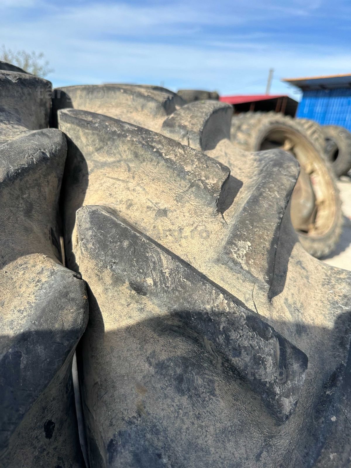 Cauciucuri de tractor 11,2 R28 4